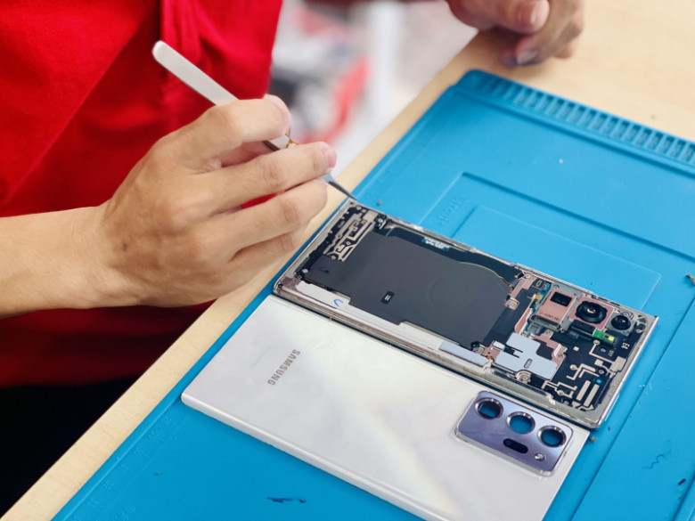 Tiêu chí đánh giá cửa hàng sửa điện thoại gần đây uy tín