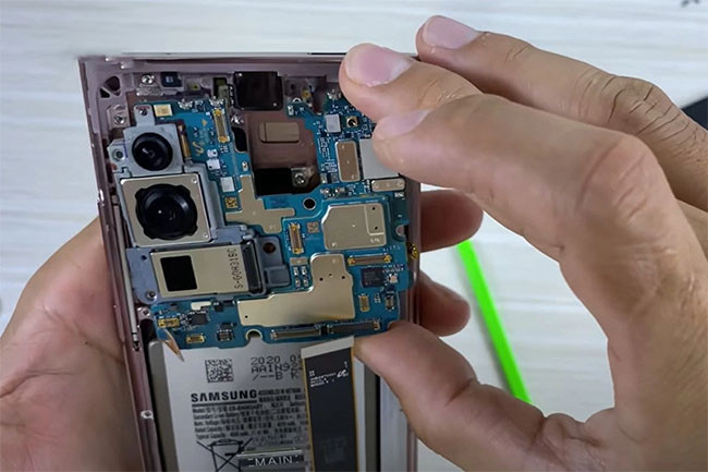 Thay mainboard cho điện thoại