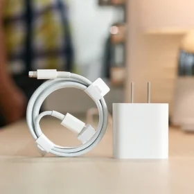 Phụ kiện iPhone chính hãng gồm những gì? Phân biệt hàng zin